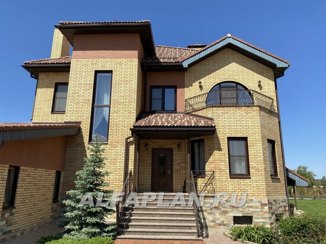 Коттедж с большим гаражом и цокольным этажом по проекту 137ВС "Феникс Плюс" - фото №1